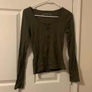 Long sleeve half zip tee, size M